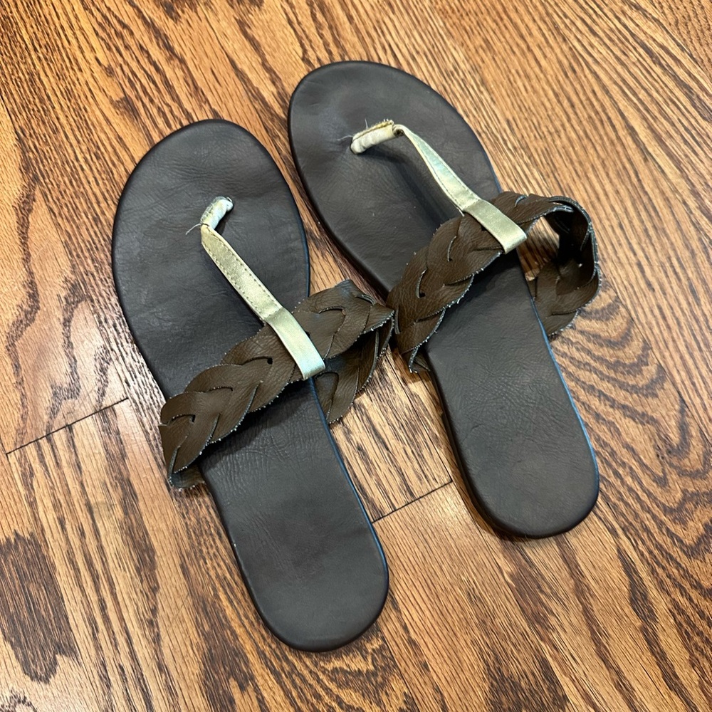 Women’s GAP size 7 Braided Sandals